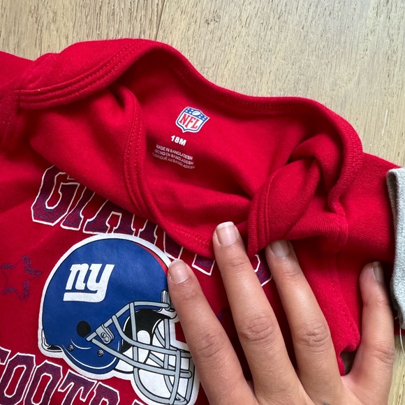 3-Pack Giants onesies - Picture 2 of 5